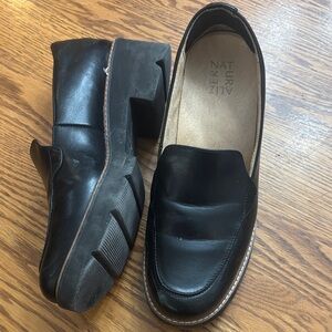 Naturalizer Women’s Black Chunky Loafers